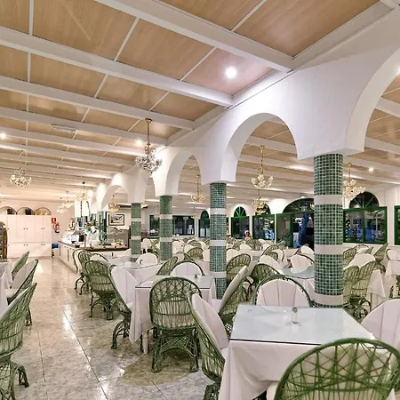 Parque Del Paraiso Ii 호텔 3*