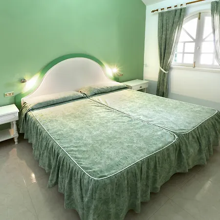Parque Del Paraiso Ii 3* 플라야 델 잉글스